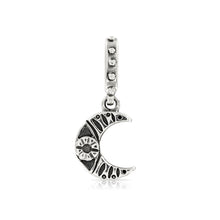 Load image into Gallery viewer, SMALL MOON PENDANT - Amabis