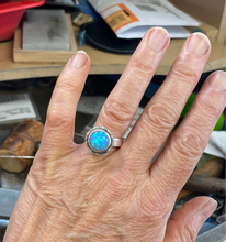 Load image into Gallery viewer, Round Opal ring
