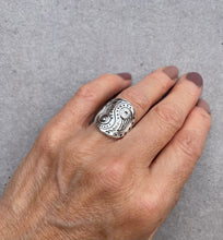 Load image into Gallery viewer, SILVER YIN YANG RING
