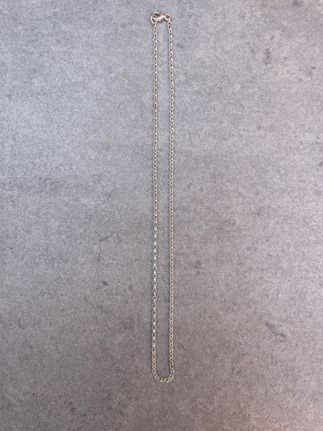 CHAIN. Medium weight oval belcher. 16”