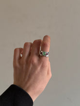 Load image into Gallery viewer, Three stone concave band ring
