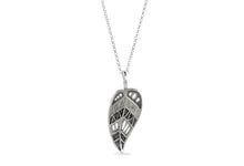 Load image into Gallery viewer, Leaf pendant
