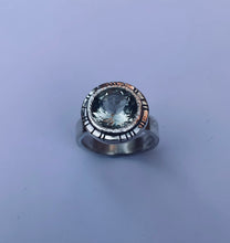 Load image into Gallery viewer, Round Green Quartz ring
