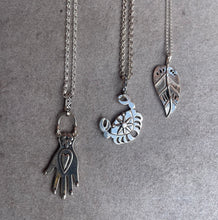Load image into Gallery viewer, Leaf pendant
