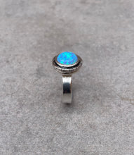 Load image into Gallery viewer, Round Opal ring
