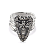 Load image into Gallery viewer, Dragonfly heart ring
