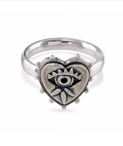 Eye heart ring