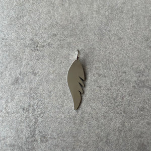 SMALL FEATHER