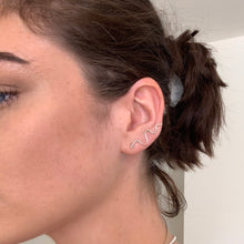 Load image into Gallery viewer, CRAWLER EARRING - Amabis
