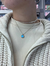 Load image into Gallery viewer, OPAL PENDANT WITH GOLD SETTING
