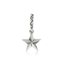 Load image into Gallery viewer, SMALL STAR PENDANT - Amabis
