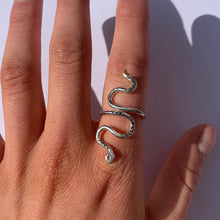 Load image into Gallery viewer, OXI SNAKE RING - Amabis
