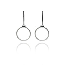 Load image into Gallery viewer, OPEN CIRCLE EARRING - Amabis
