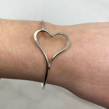 Load image into Gallery viewer, HEART BANGLE
