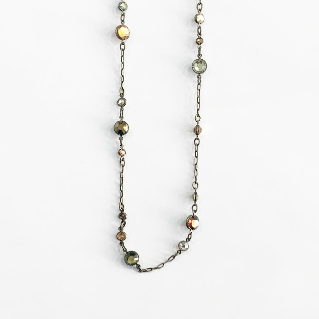 LONG INTERVAL GEM NECKLACE