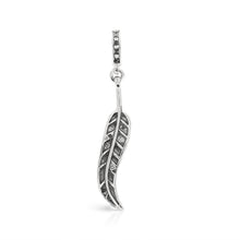 Load image into Gallery viewer, FEATHER PENDANT - Amabis
