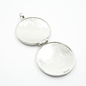ROUND LOCKET