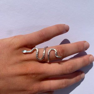 SILVER TWIST SNAKE RING - Amabis